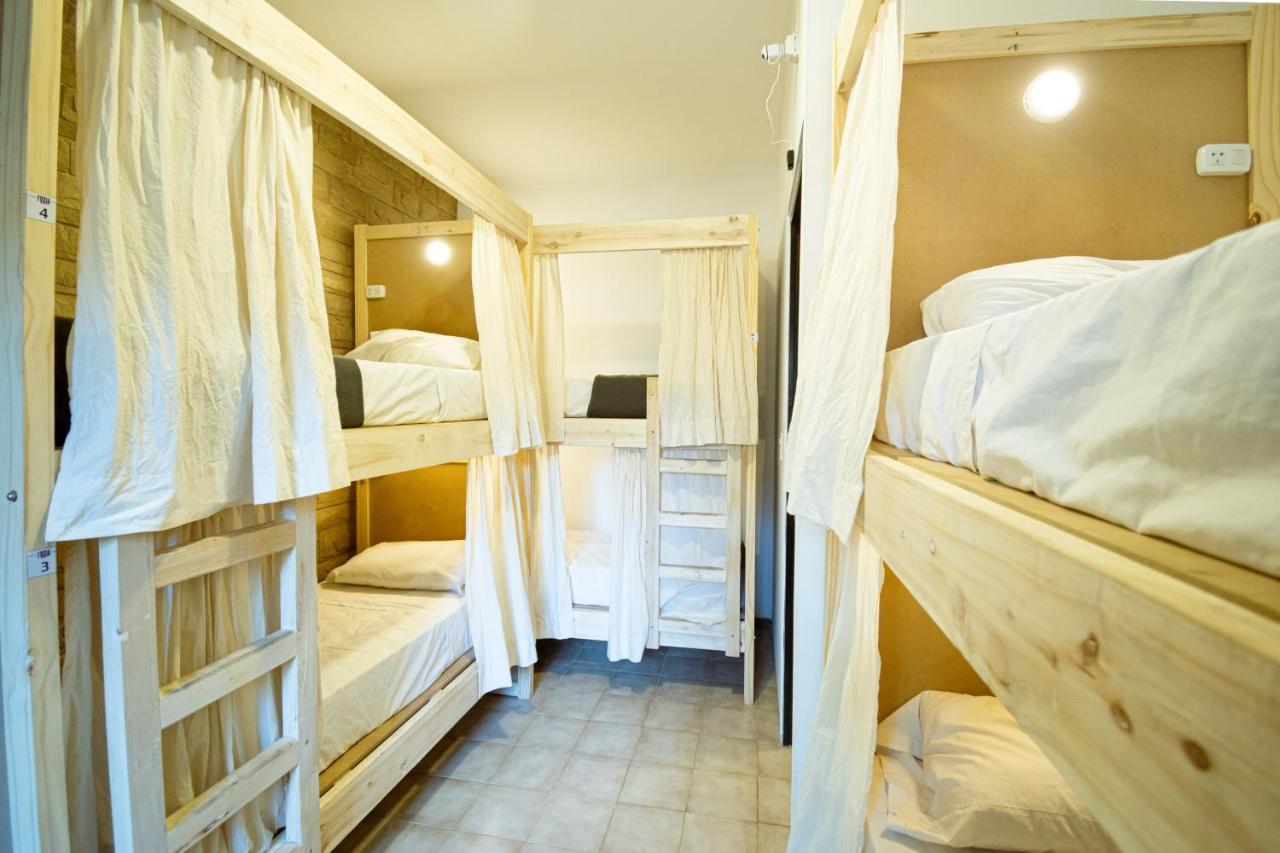 Fuxia House Hostel Мендоса Экстерьер фото