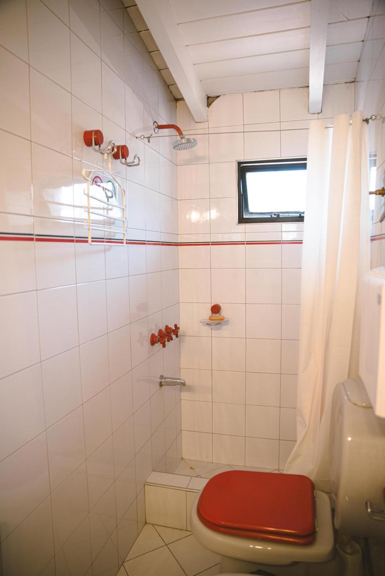 Fuxia House Hostel Мендоса Экстерьер фото