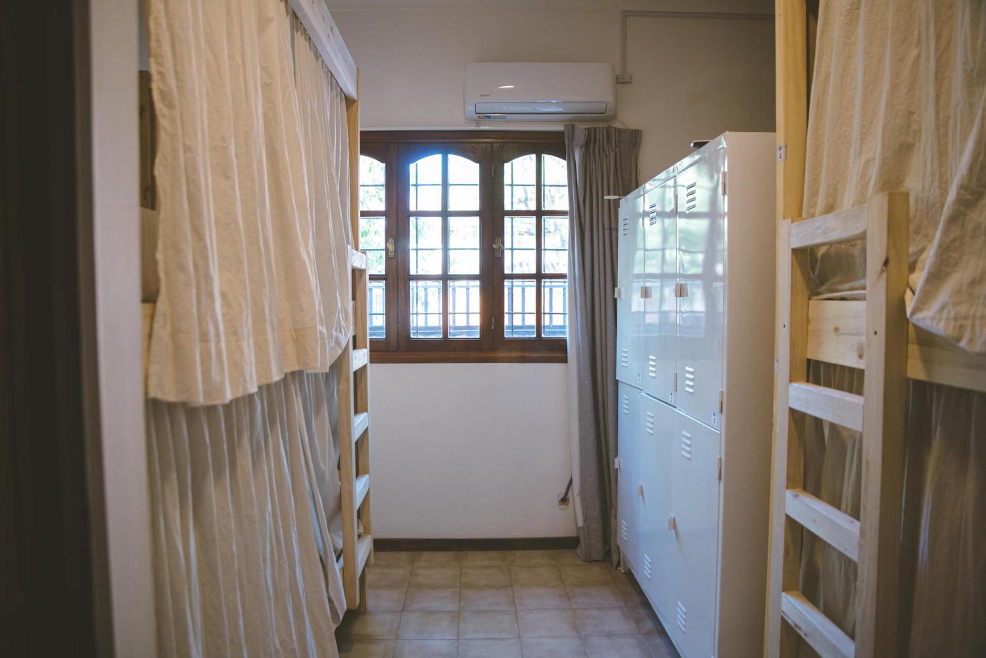 Fuxia House Hostel Мендоса Экстерьер фото