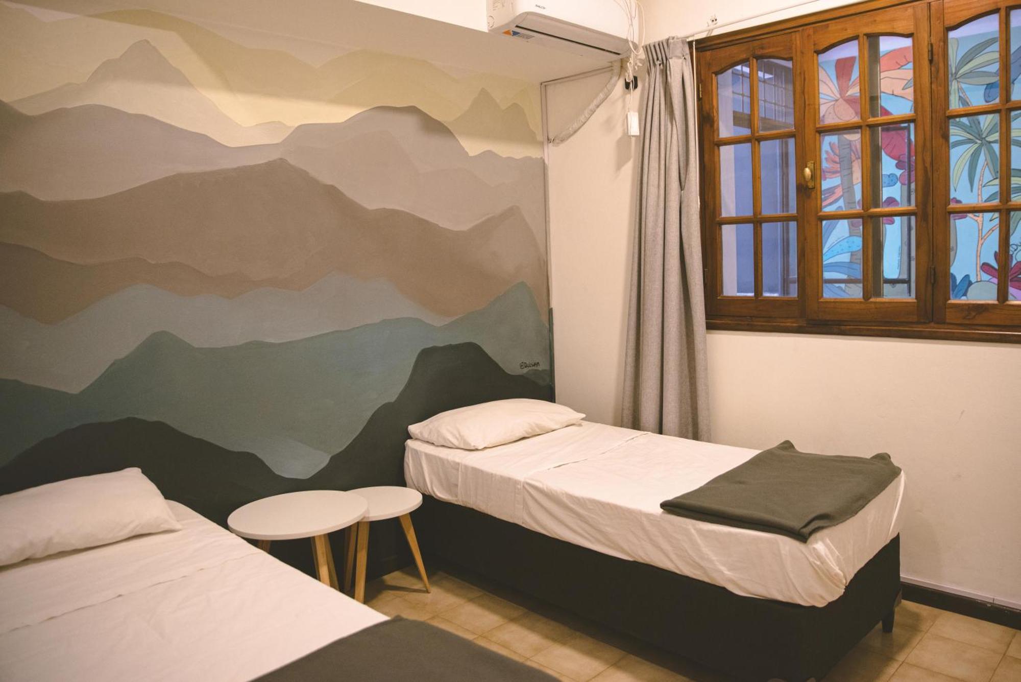 Fuxia House Hostel Мендоса Экстерьер фото